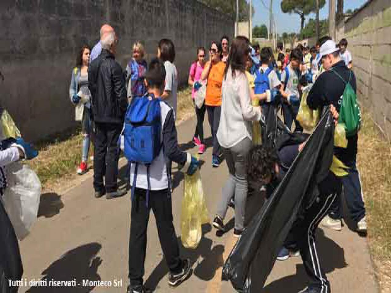 gruppo di bambini e persone